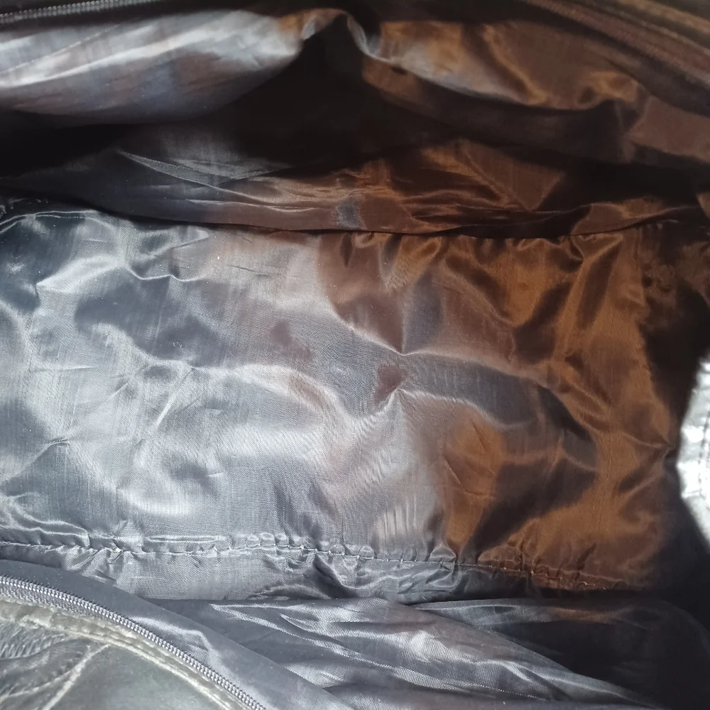 Leather luggage weekender bag lots of pockets black leather duffel bag